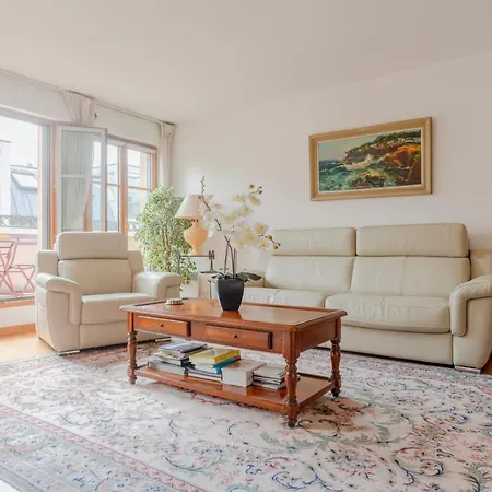 Beaudelaire Center Apartament